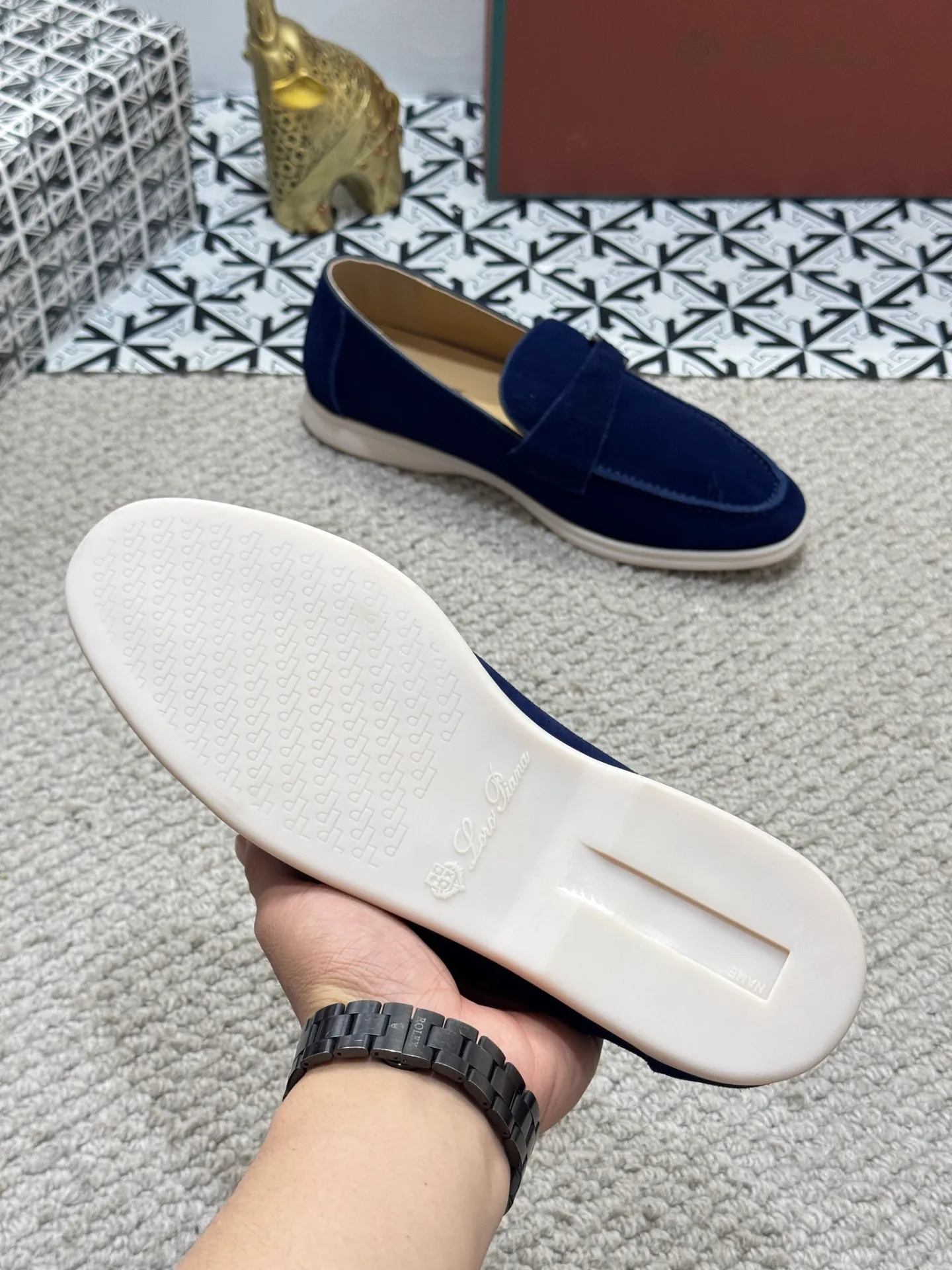 Men's men's shoes 💰380 [New model] 🍓🍓Loro Piana - LP couple model. The new moccasins are made of water-repellent treated suede uppers with rubber soles, a classic. The complex craftsmanship and meticulous structure make the shoes light and soft, allowing you to walk comfortably and freely. Perfect for wearing at the beach or out in the water during the summer. Size: 35-44 (45 customized MH)